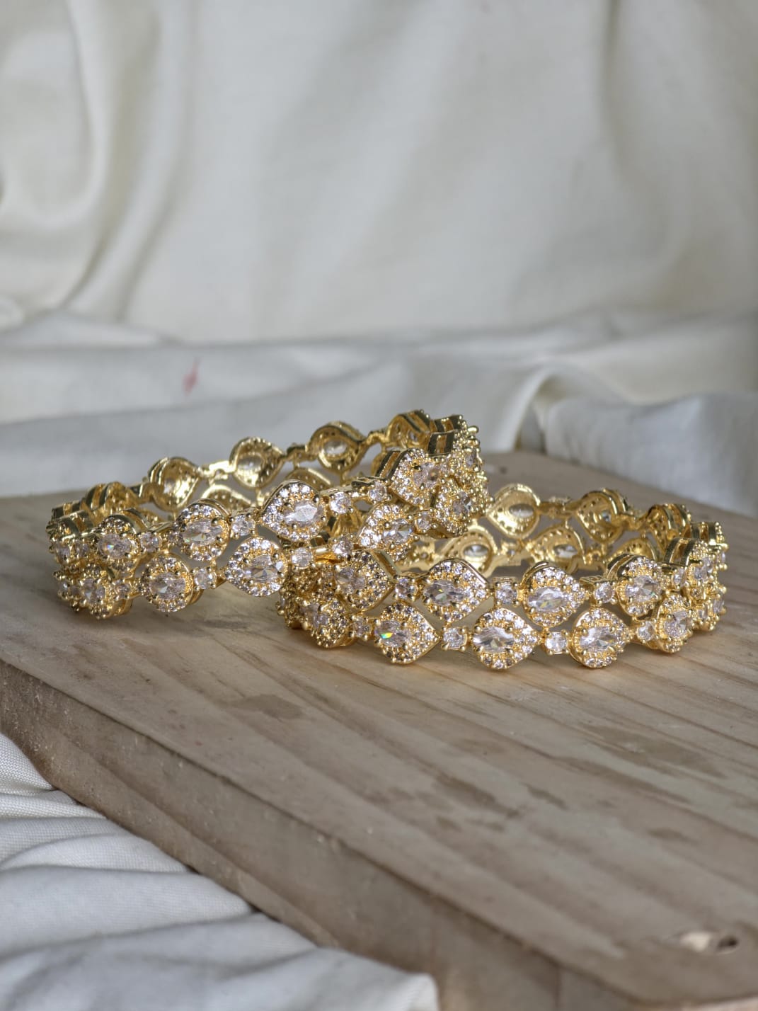 Galaxy pearl Kara  Pair