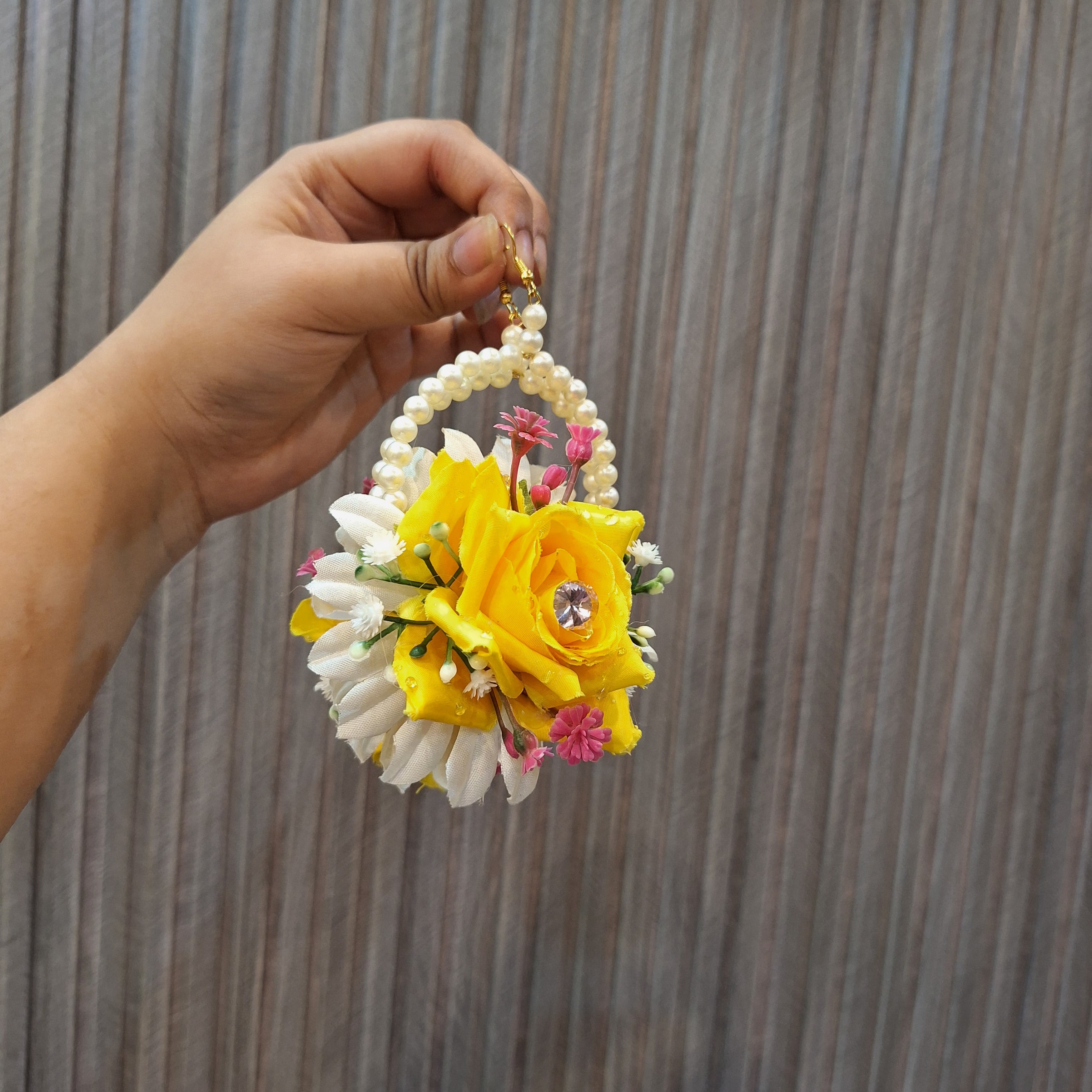 Heena earrings bindi